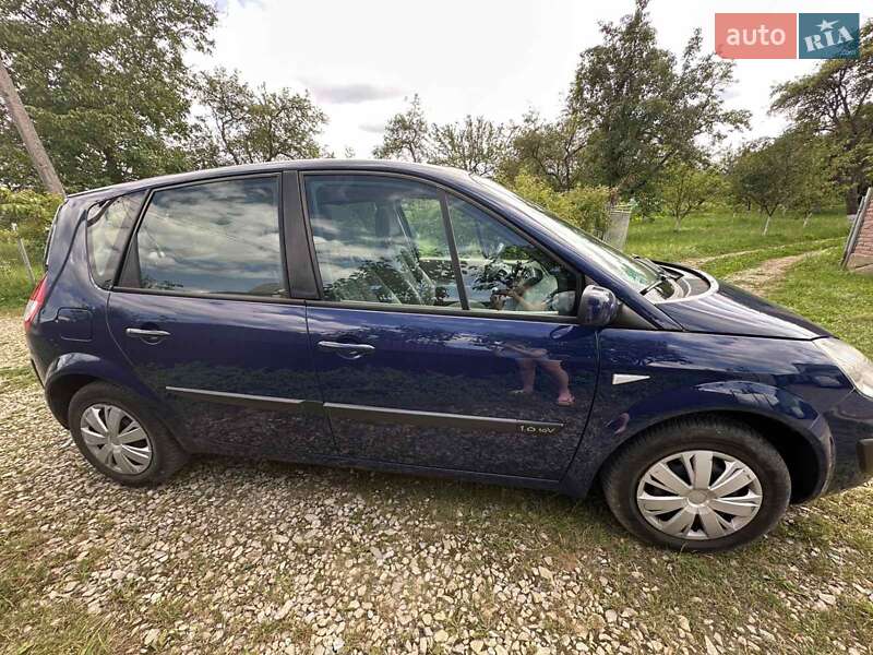 Минивэн Renault Scenic 2005 в Надворной