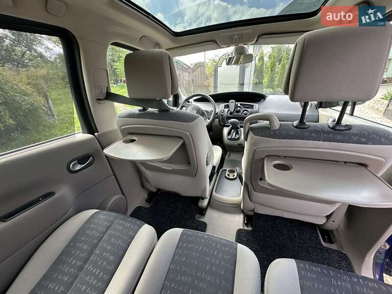Минивэн Renault Scenic 2005 в Надворной