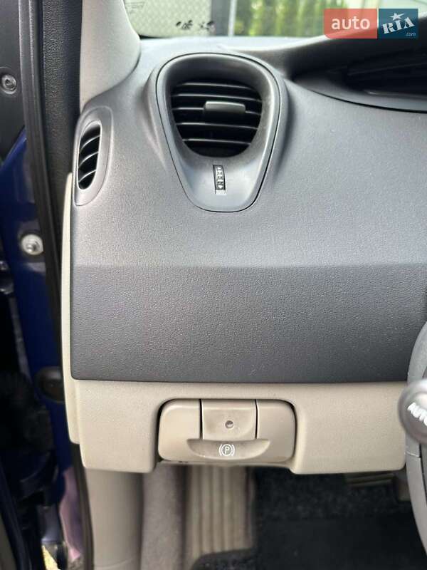 Минивэн Renault Scenic 2005 в Надворной