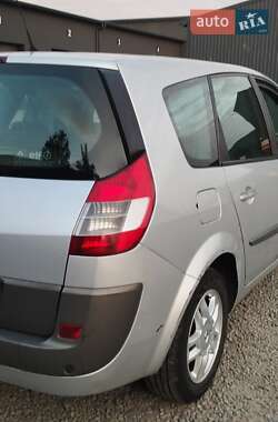 Минивэн Renault Scenic 2005 в 