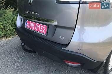 Минивэн Renault Scenic 2012 в 