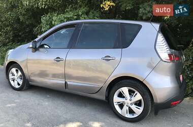 Минивэн Renault Scenic 2012 в 