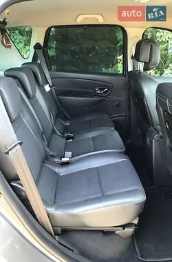 Минивэн Renault Scenic 2012 в 