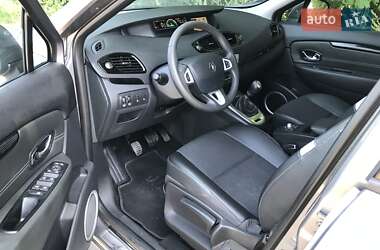 Минивэн Renault Scenic 2012 в 