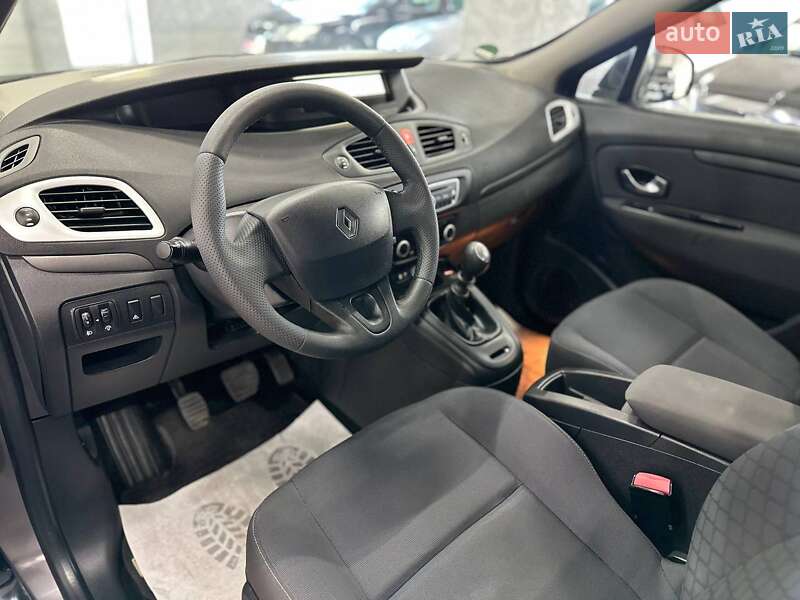 Минивэн Renault Scenic 2011 в Каменском