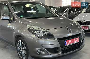 Минивэн Renault Scenic 2011 в 