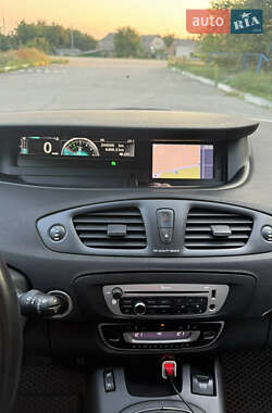Минивэн Renault Scenic 2012 в 