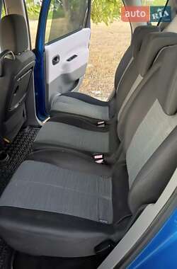 Минивэн Renault Scenic 2004 в 