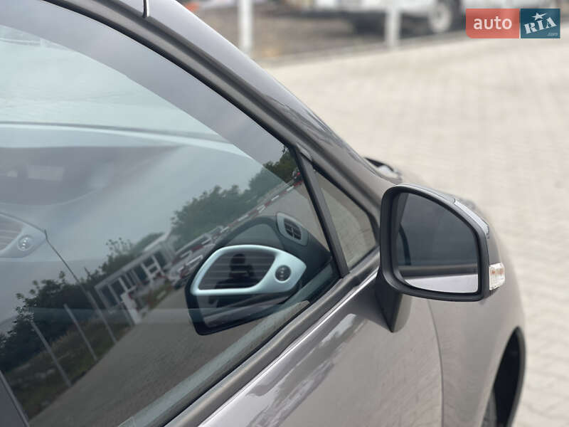 Мінівен Renault Scenic 2011 в Нововолинську