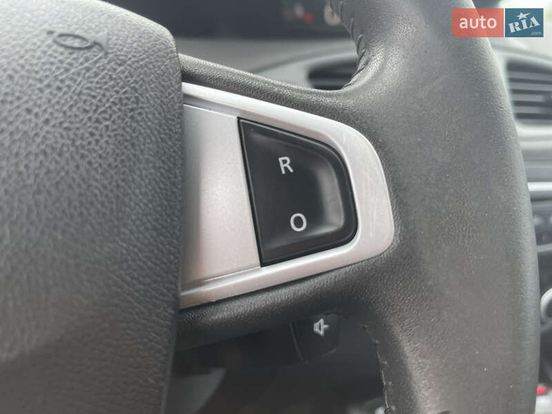 Мінівен Renault Scenic 2011 в Нововолинську