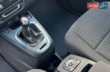 Минивэн Renault Scenic 2011 в 