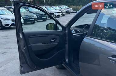 Минивэн Renault Scenic 2011 в 