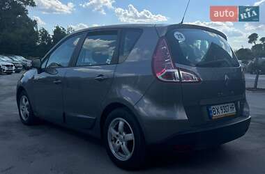 Минивэн Renault Scenic 2011 в 