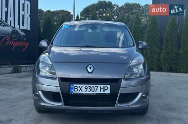 Минивэн Renault Scenic 2011 в 