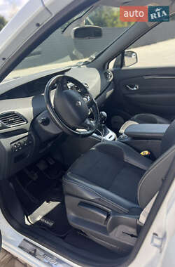Минивэн Renault Scenic 2015 в 