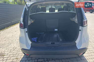 Минивэн Renault Scenic 2015 в 