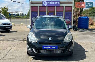 Минивэн Renault Scenic 2010 в 