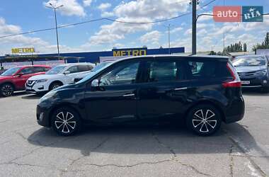 Минивэн Renault Scenic 2010 в 