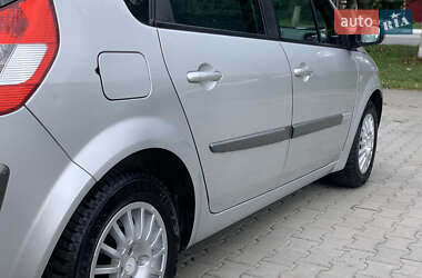 Минивэн Renault Scenic 2005 в 