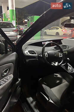 Мінівен Renault Scenic 2013 в Чернівцях