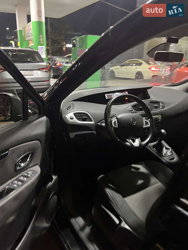 Мінівен Renault Scenic 2013 в Чернівцях