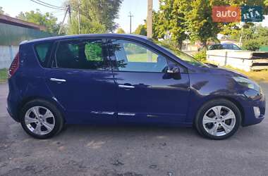 Минивэн Renault Scenic 2010 в 