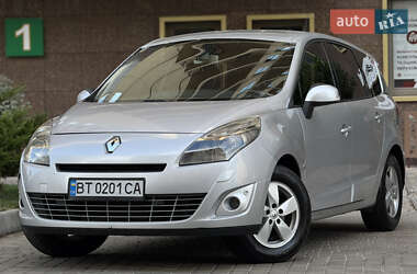 Минивэн Renault Scenic 2011 в 