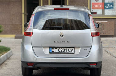 Минивэн Renault Scenic 2011 в 