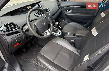 Минивэн Renault Scenic 2011 в 