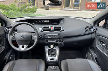Минивэн Renault Scenic 2011 в 