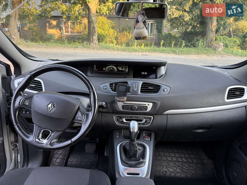 Мінівен Renault Scenic 2014 в Чернівцях