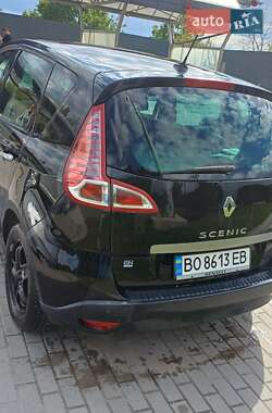 Минивэн Renault Scenic 2012 в 