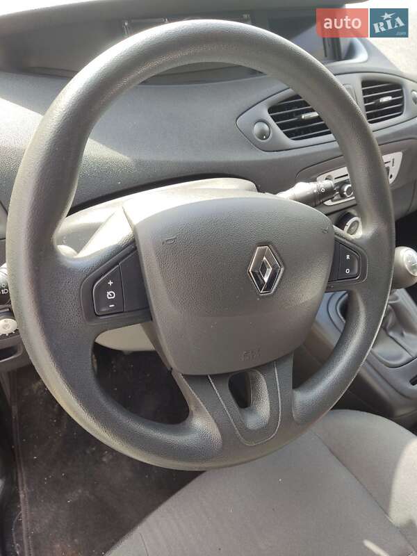 Минивэн Renault Scenic 2012 в Сумах