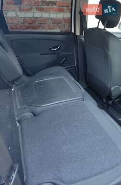 Минивэн Renault Scenic 2012 в 