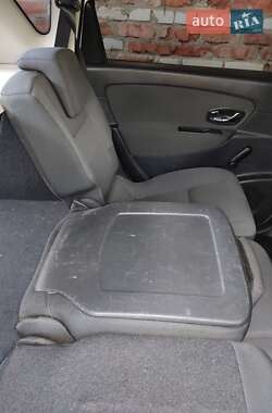 Минивэн Renault Scenic 2012 в 