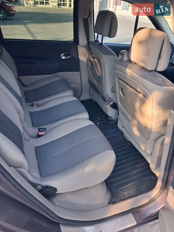 Минивэн Renault Scenic 2003 в Могилев-Подольске фото 3 Минивэн Renault Scenic 2003 в Могилев-Подольске
