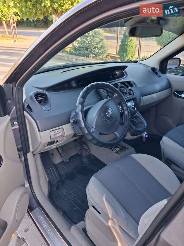 Минивэн Renault Scenic 2003 в Могилев-Подольске фото 7 Минивэн Renault Scenic 2003 в Могилев-Подольске