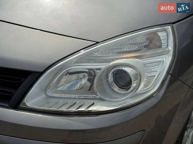 Минивэн Renault Scenic 2008 в Ровно