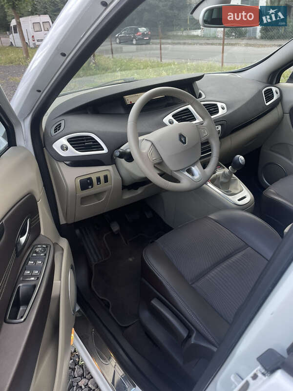 Минивэн Renault Scenic 2010 в Луцке