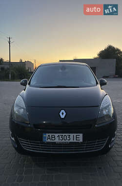 Минивэн Renault Scenic 2011 в 