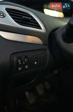 Минивэн Renault Scenic 2011 в 