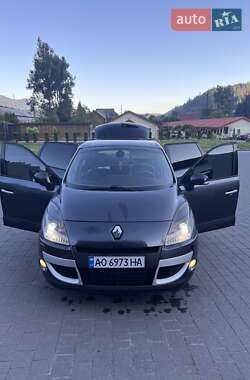 Минивэн Renault Scenic 2010 в 