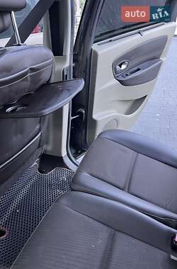 Минивэн Renault Scenic 2010 в 
