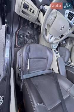 Минивэн Renault Scenic 2010 в 