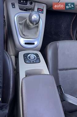 Минивэн Renault Scenic 2010 в 