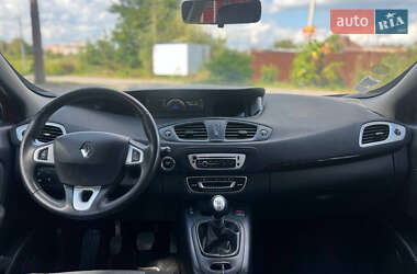 Минивэн Renault Scenic 2013 в 