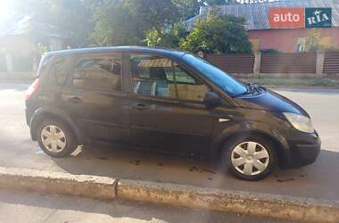 Минивэн Renault Scenic 2005 в Краматорске