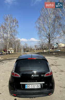 Минивэн Renault Scenic 2013 в 