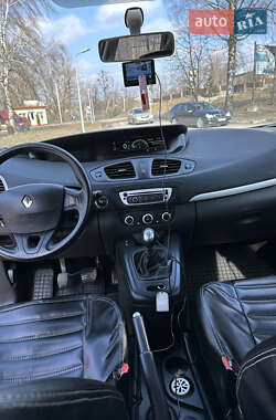 Минивэн Renault Scenic 2013 в 