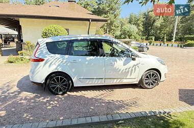 Минивэн Renault Scenic 2012 в 